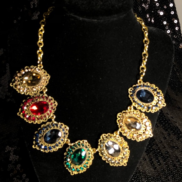 Multi faceted, multi color necklace. - Picture 2 of 5